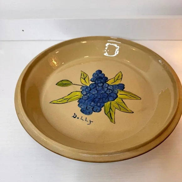 Vintage Handcrafted Ceramic Pie Dish with Lid - Tan and Blue - Picture 3 of 3